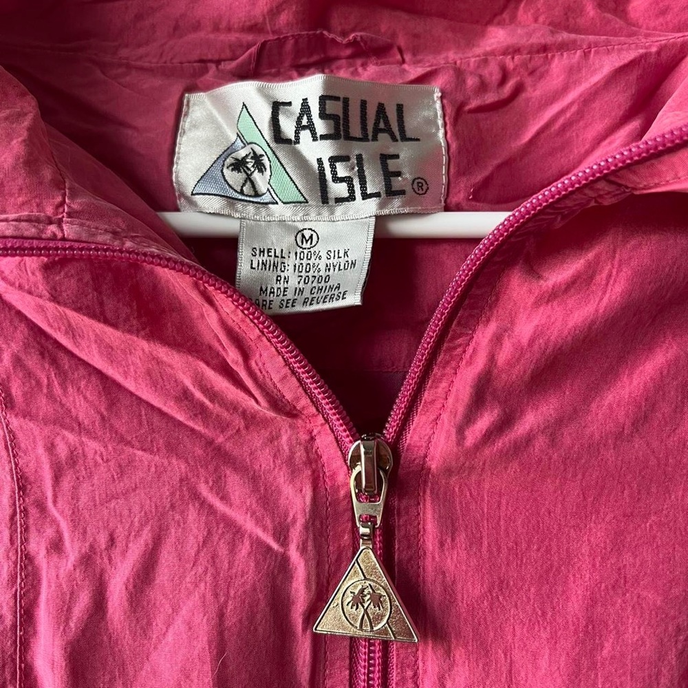 Casual Isle vintage 80’s pink windbreaker! 💗